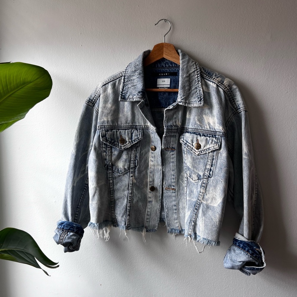 KSUBI DISTRESSED CROPPED ACID WASH DENIM JACKET⛓️